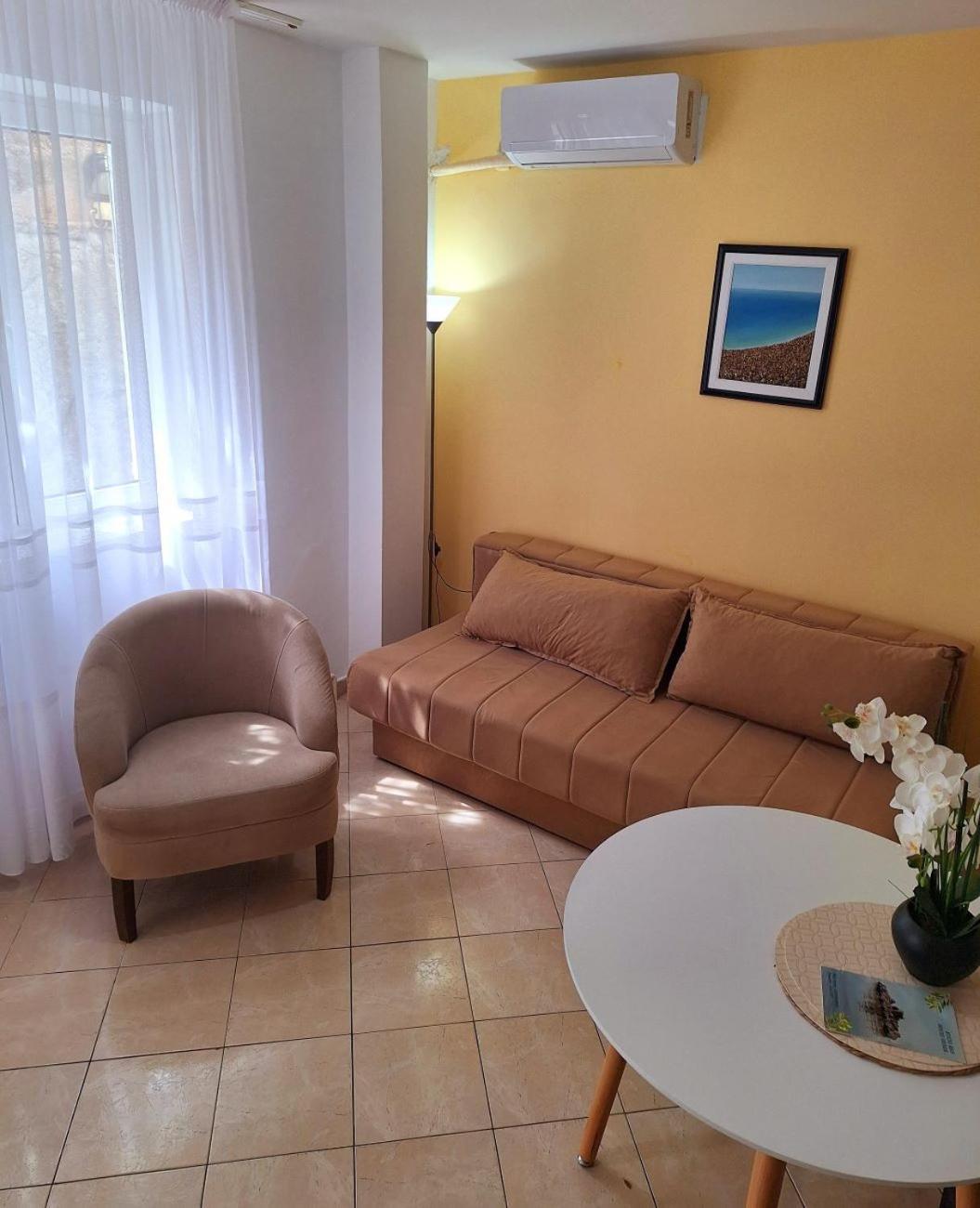 Apartments Mitrovici Milocer 스베티스테판 외부 사진